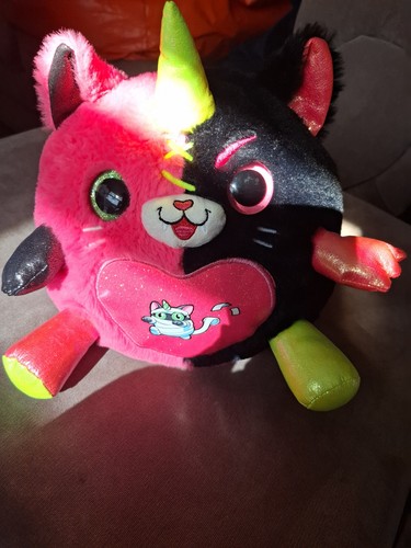 Black and pink unicorn - black,