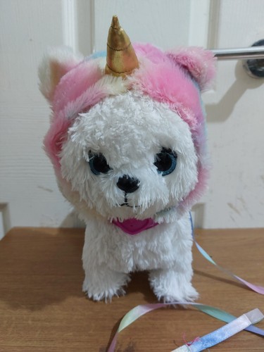Barbie walking puppy - walking, with