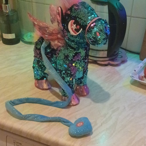 Walking singing kids unicorn - walking,,